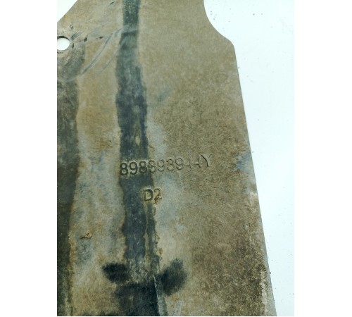 Пыльник уплотнитель крыла передний правый