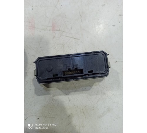 Кнопка открывания багажника