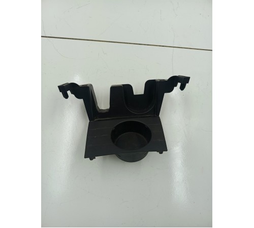 Подстаканник центральной консоли