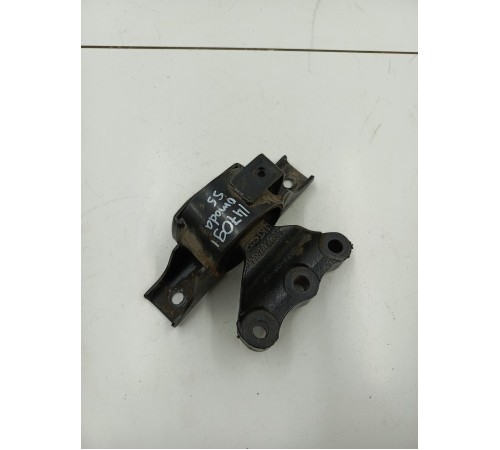 Опора двигателя левая