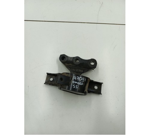 Опора двигателя левая