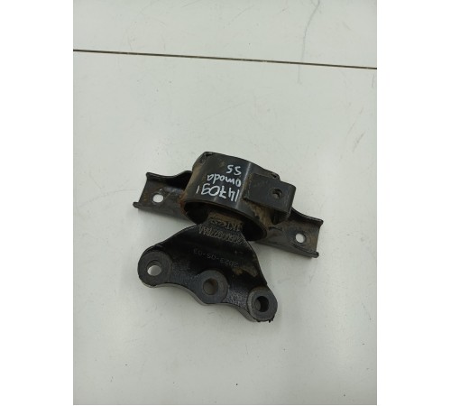 Опора двигателя левая