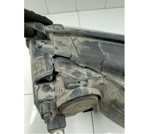 Фара передняя правая