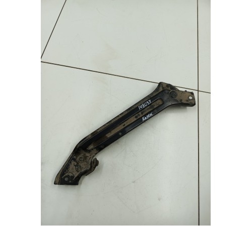 Кронштейн панели передний правый