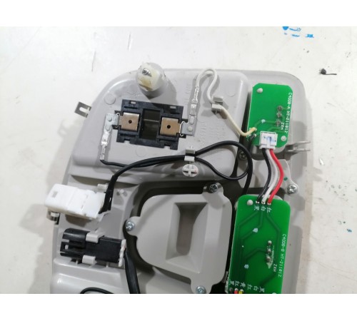 Плафон внутреннего освещения передний