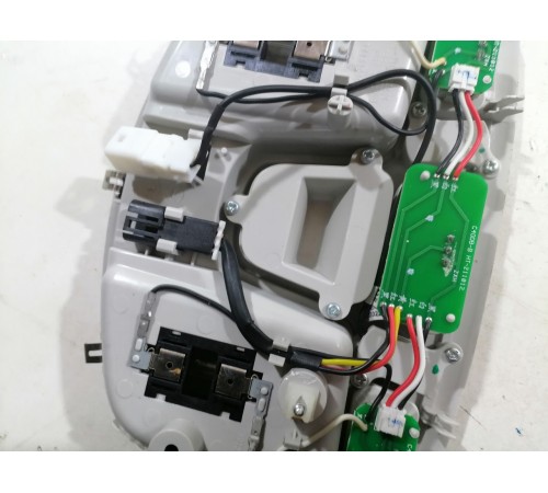 Плафон внутреннего освещения передний