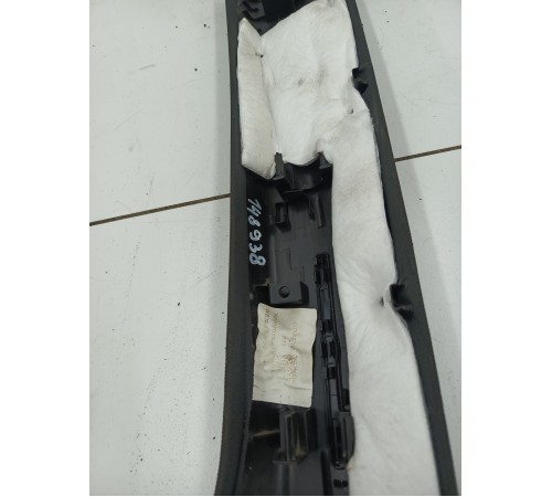 Обшивка стойки лобового стекла правая