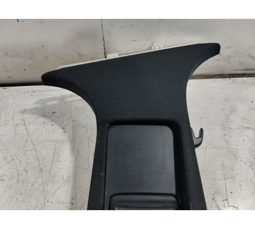 Обшивка центральной стойки правая верхняя