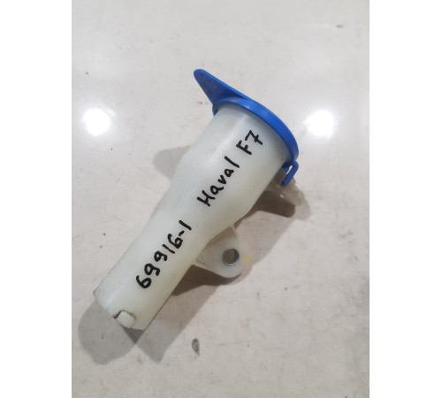 Горловина бачка омывателя с крышкой