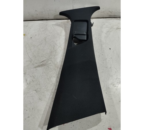 Обшивка центральной стойки правая верхняя