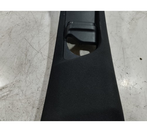 Обшивка центральной стойки правая верхняя