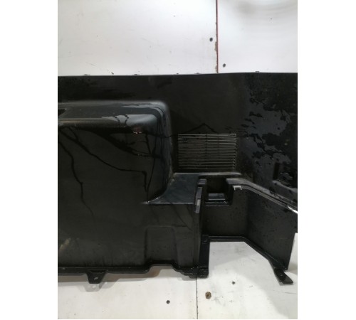 Обшивка багажника правая