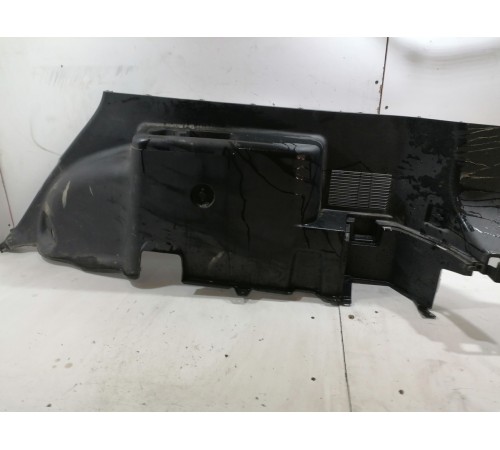Обшивка багажника правая