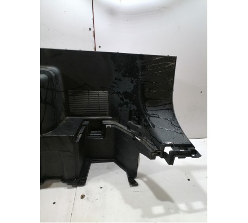 Обшивка багажника правая