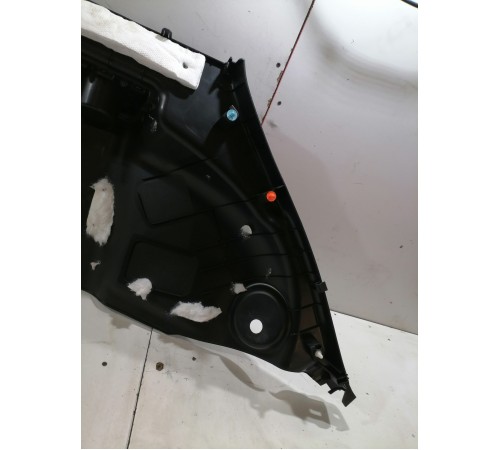 Обшивка багажника правая