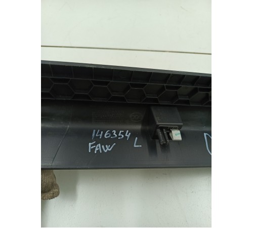 Накладка порога передняя левая