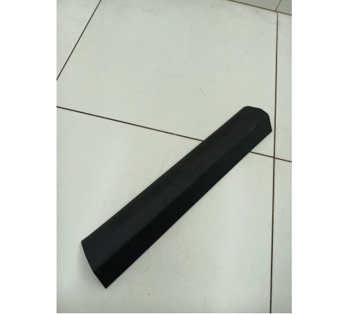 Накладка порога передняя левая