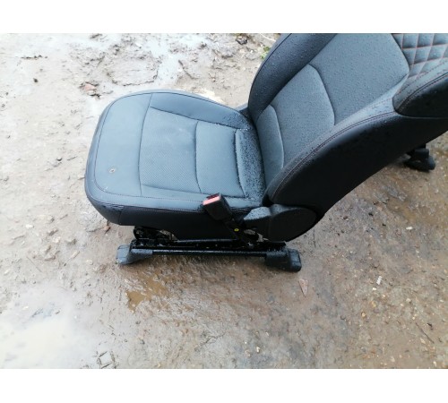 Сиденье переднее правое