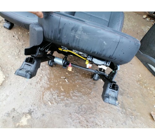 Сиденье переднее правое