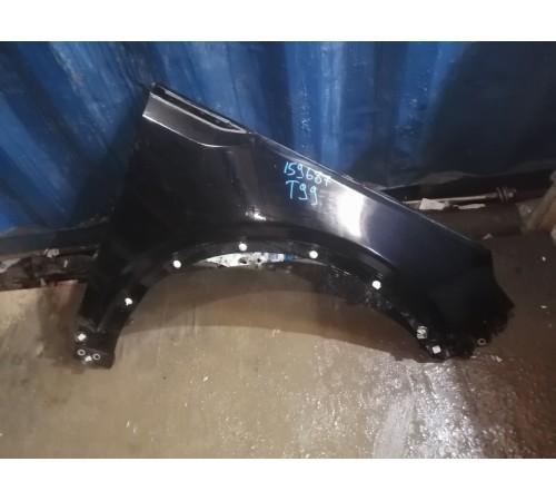 Крыло переднее правое