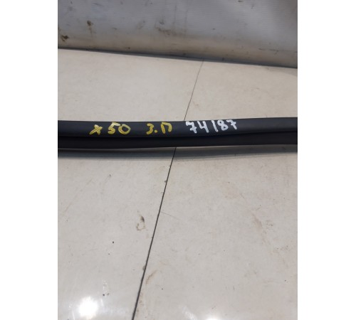 Уплотнитель двери (задний, правый)