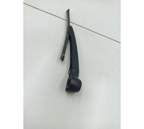 Поводок стеклоочистителя задний