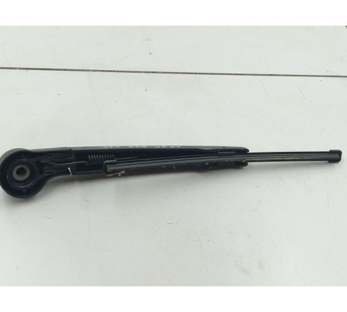 Поводок стеклоочистителя задний