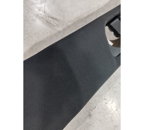 Обшивка центральной стойки левая верхняя