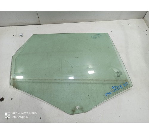 Стекло двери (заднее правое)