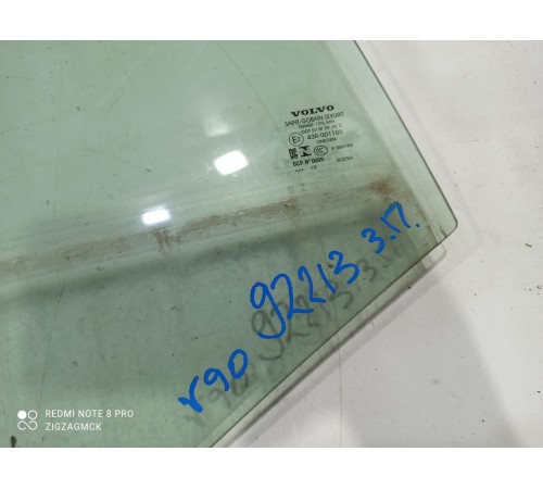 Стекло двери (заднее правое)