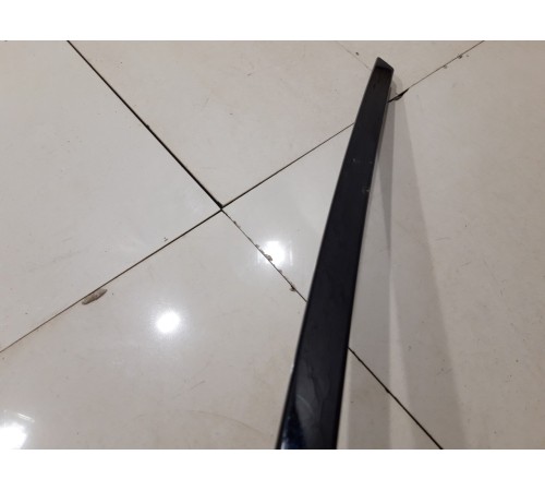 Молдинг двери(передний правый)