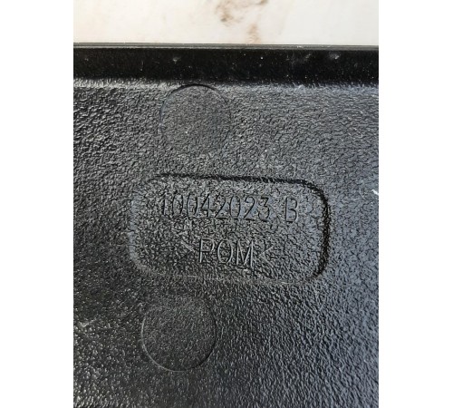 Накладка (пластик) кузова