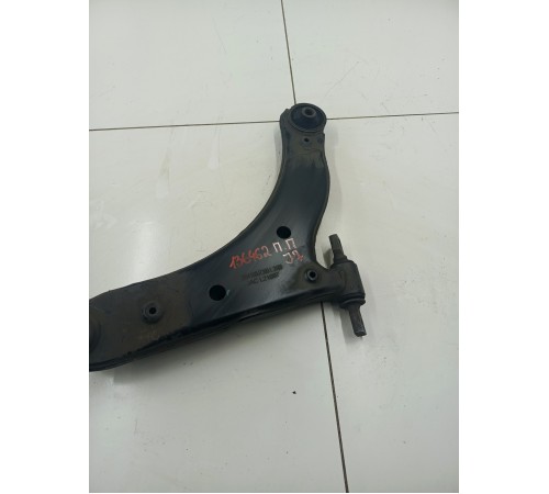 Рычаг передний правый