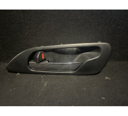 Ручка двери внутренняя  передняя левая