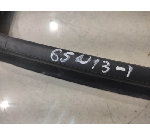 Уплотнитель двери (задний, правый)