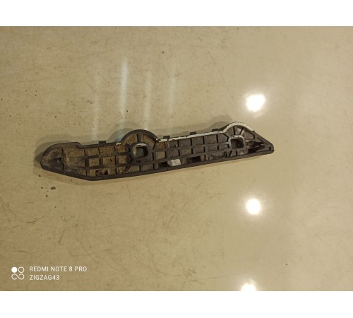 Кронштейн переднего бампера