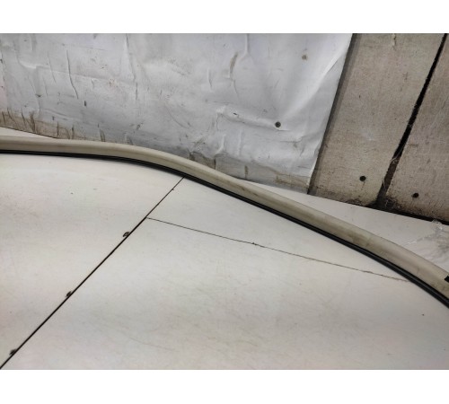 Уплотнитель двери (задний, правый)