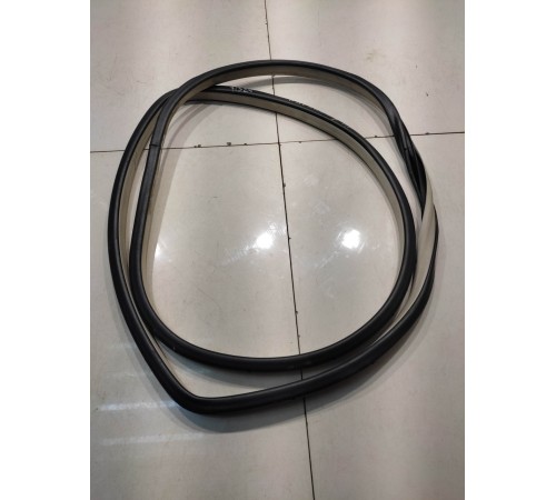 Уплотнитель двери (задний, правый)