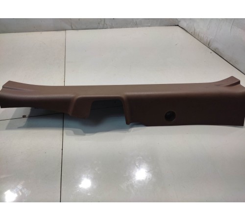 Накладка порога (передняя, левая)