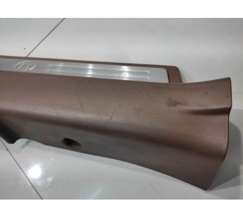 Накладка порога (передняя, левая)