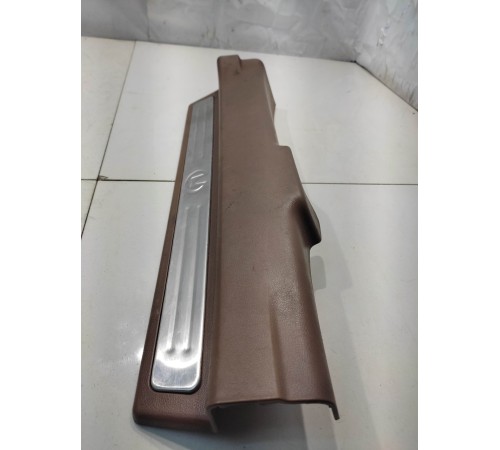 Накладка порога (передняя, левая)