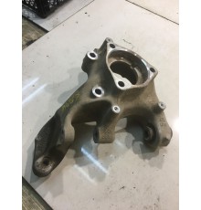 Кулак поворотный (задний, левый)