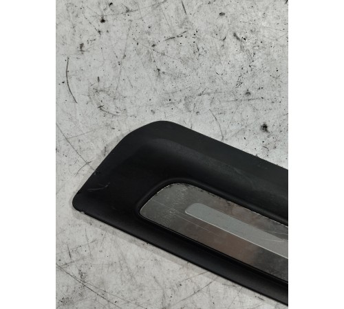 Накладка порога (задняя правая)