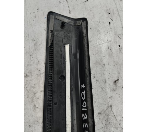 Накладка порога (задняя правая)