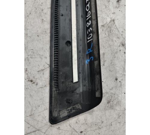 Накладка порога (задняя правая)