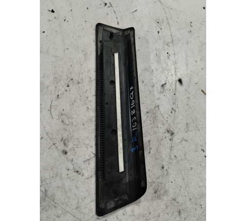 Накладка порога (задняя правая)