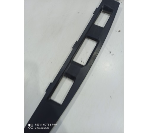 Накладка крышки багажника