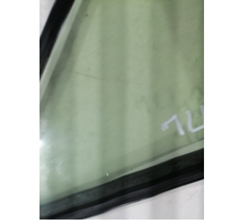 Глухое стекло форточка двери переднее левое