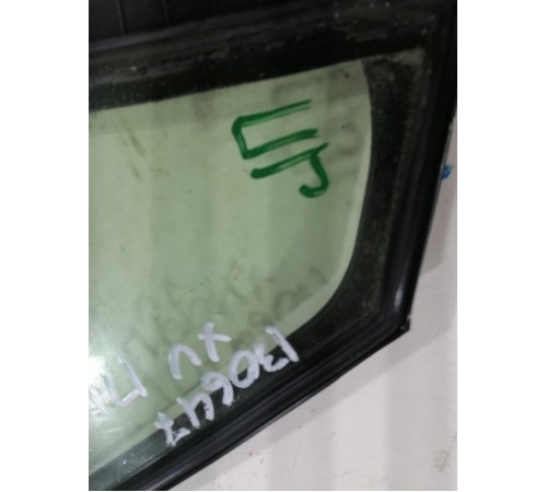 Глухое стекло форточка двери переднее левое