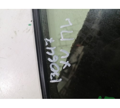 Глухое стекло форточка двери переднее левое